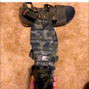 Sorel sandals size 7
